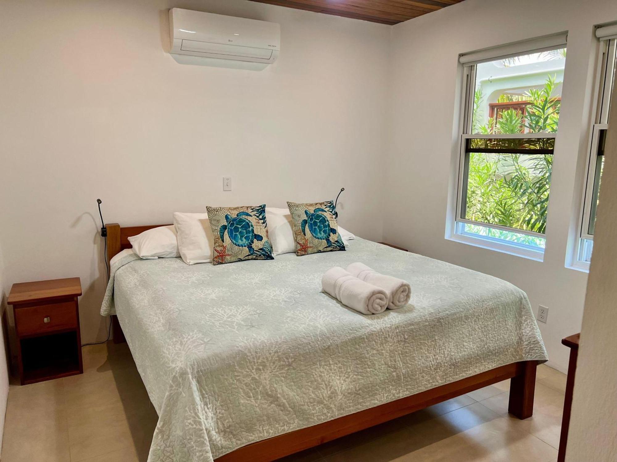 Villa VeLento Oceanfront #2 Caye Caulker Esterno foto