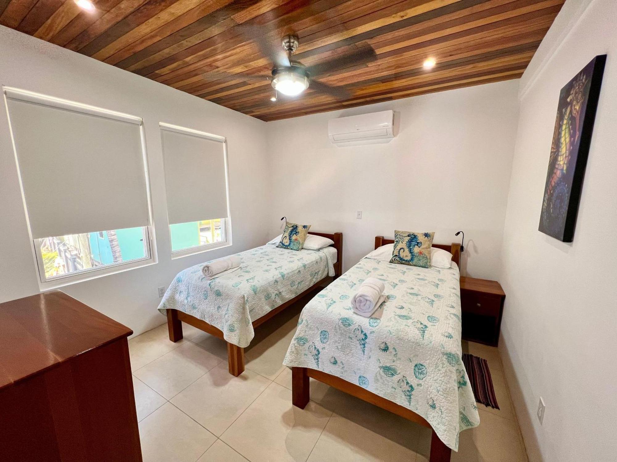 Villa VeLento Oceanfront #2 Caye Caulker Esterno foto